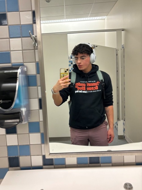 I Like To Dress Cute For School