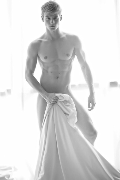 hnbw:  renan corbani by arno roca