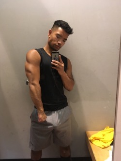 bxys-thesedays:  trying on clothes, then taking them off / www.instagram.com/hansenjesse