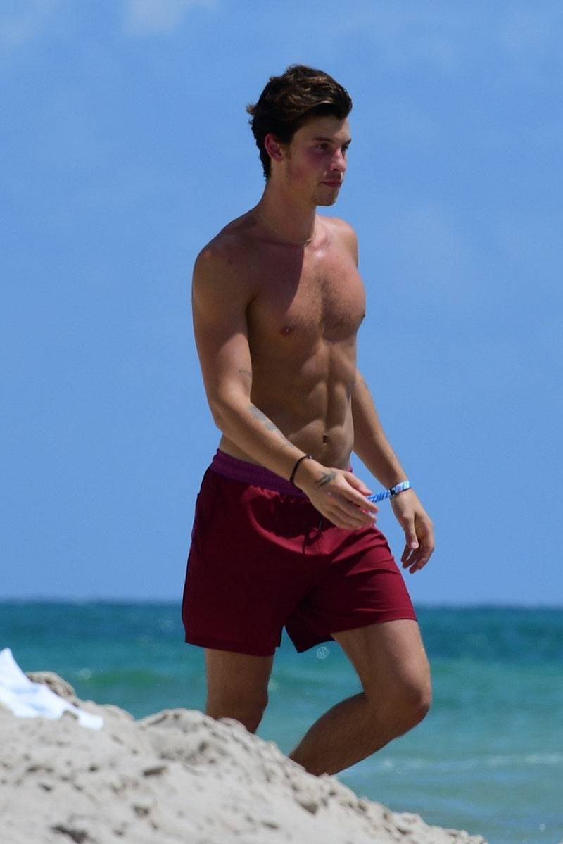 Sex shawnmendes-updates:Shawn on the beach in pictures