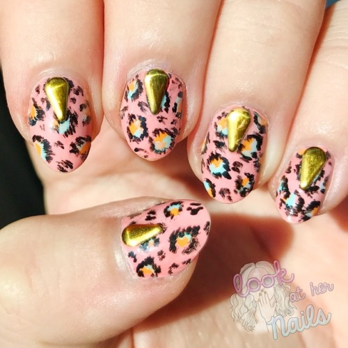 Leopard print #nailart with teardrop studs inspired by a #MatthewWilliamson print I found. Kind of l