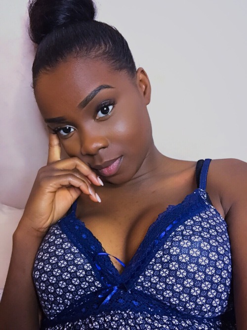 sephoorv:  IG : Sephoorv_ 🍫 @fashionistaswonderland @fashionistasrus @blackbeauties @blackgirlsrpretty2 @bombshellssonly 