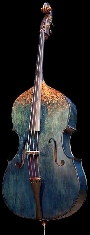 bass-playing-avenger: official-serpent:frettedchordophones:Wulter Bass, refurbished, dyed indigo