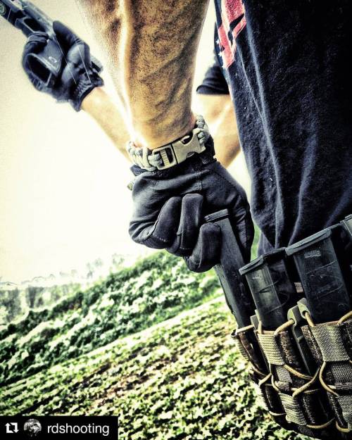 highspeedgear:  #tacotuesdayeveryday #Repost @rdshooting ・・・ First Tactical Medium Duty Gloves - When conducting reloads their was minimum decrees in dexterity.  The goat skin palms do a great job of helping with that.  My only concern is that the