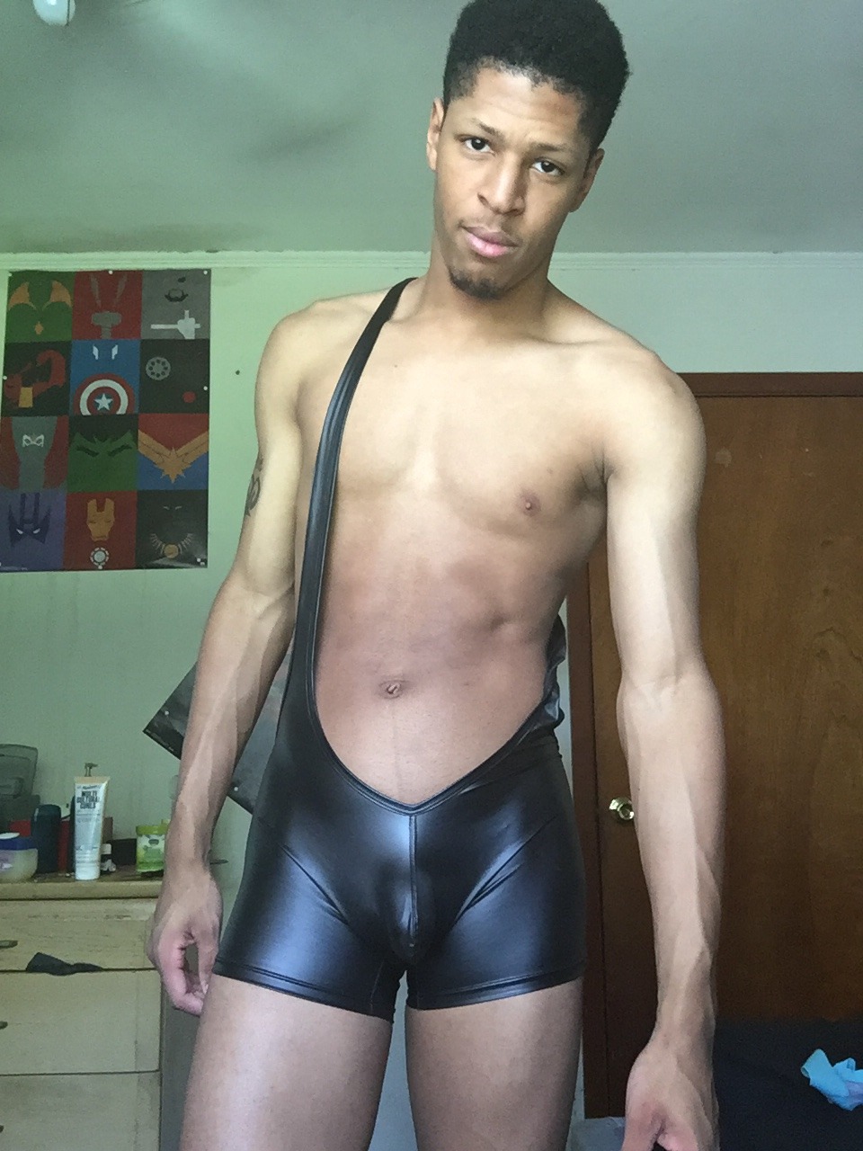 crepuscolo-scuro:  About to go work the pole 💵