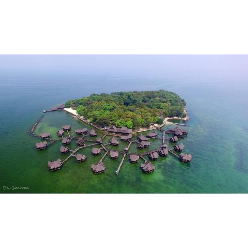 Salah satu keindahan pulau di Kepulauan seribu  #6-10-16 Photo by Dji Phantom 3 Go check it out!!! &