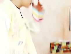 himegyu:  one of sunggyu’s many cute little habits ‘cause he’s fabulous 