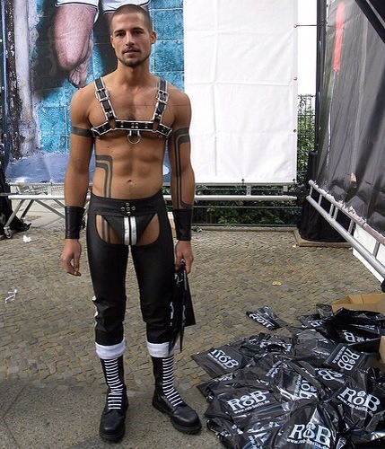 rubberlycra:  SERGEN!!! Mega post day http://www.rob-paris.com/http://www.rob-berlin.de/https://www.facebook.com/robparis.frhttps://www.facebook.com/robberlin.de