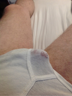 whitefotlbriefs:  Leakage