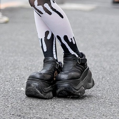 sonnearchive-deactivated2022120:♡ thinking of shoes ♡