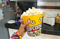 vans-hbu:  look who’s back with real popcorn! aha that’s me guise   