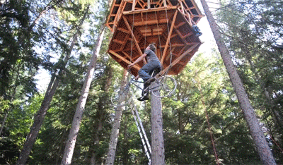 onlylolgifs:  Bicycle Powered Tree House Elevator 