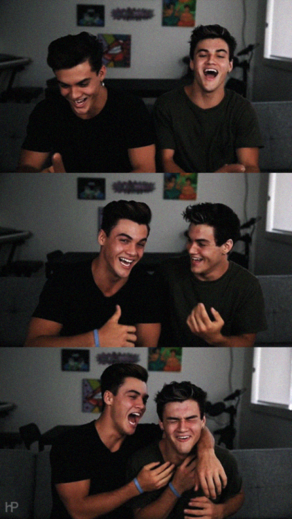 dolan twins lockscreenslike/reblog if savedplease don’t steal and/or claim as your own