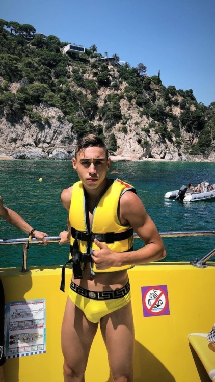 cosimo-adv: Swimming while making sure you color coordinate