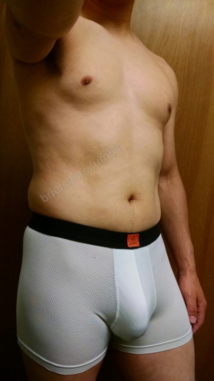 briefshots:Workout Wear: Jockey Go Mesh Boxer Briefs - MI gave up on those white tights and decided 