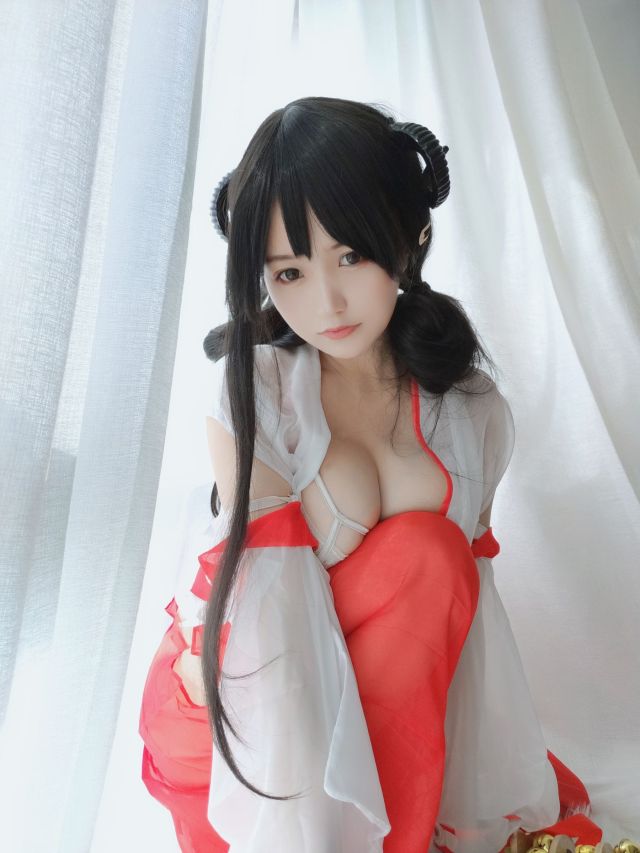 shrine maiden Miko cosplay :)
Shinto temples are very nice, I like them very much