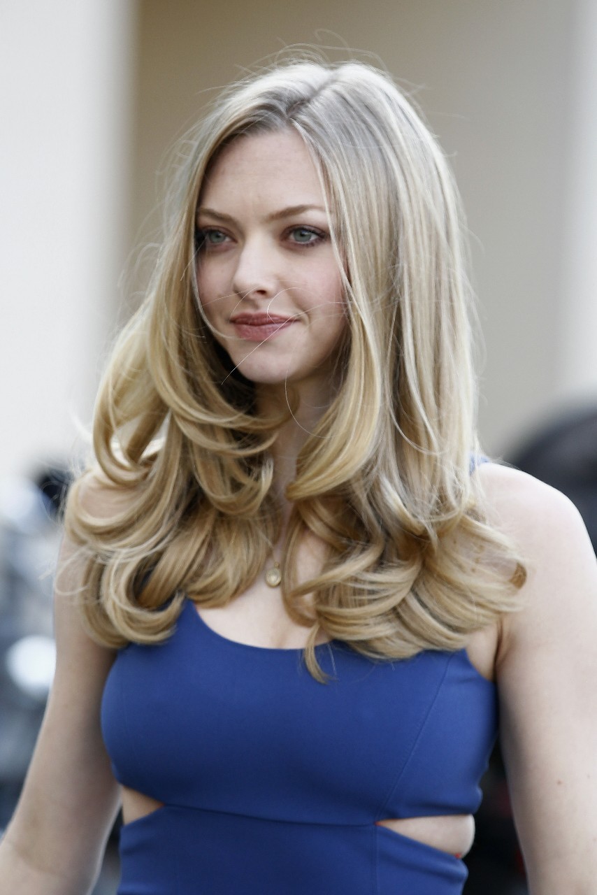 famoustits23:  229 AMANDA SEYFRIED Age 29. Bra size 34C Set number 229 from famoustits23