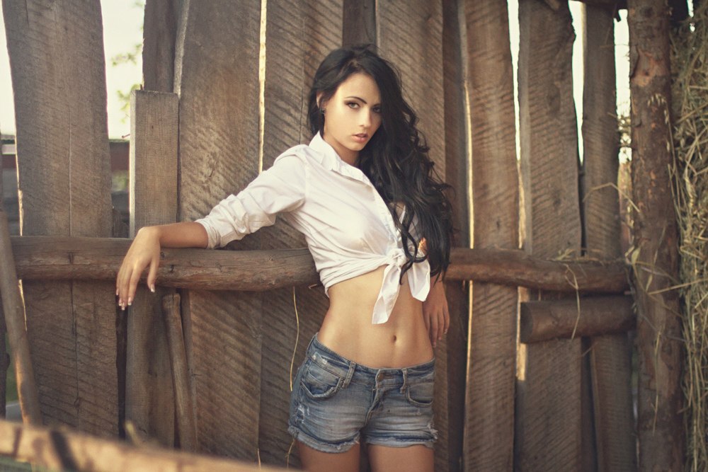 womeninlingerieblog:  sin_q &gt;&gt; http://bit.ly/1aIzrcf, room of the day