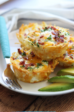 recipeseveryday: Hash Brown Egg Nests with Avocado UNF! (Universal noise of food). 