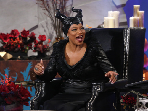 valvala: watermelonmami: soph-okonedo: Queen Latifah in her Maleficent costume (2014) YESSSSSSSSS Th