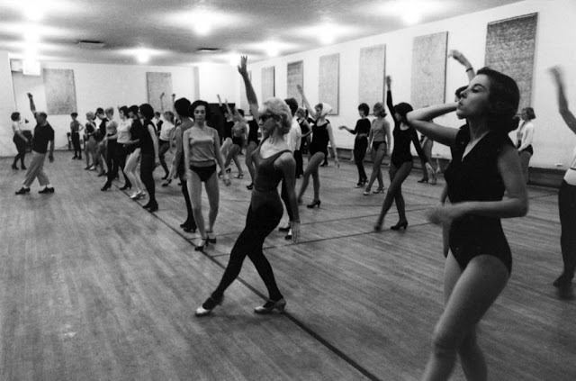 bobbycaputo:  Working as a Rockette: Rare and Amazing Behind the Scenes Photos Capture