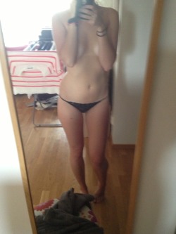 tonofjon:  I actually love this kind of anonymous mirror shots of girls. But this time I know who it is. tonofjon.tumblr.com