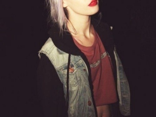 ocean-of-acid:  acid-orgasms:  sad &amp; grunge blog x    ✞OCEAN OF GRUNGE✞