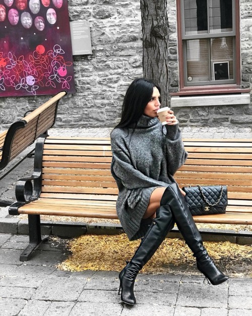 Shadi Y from dressinheels in Valentino boots 