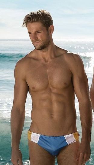 mens-sexy-hot:  even more very sexy guy on , “mens-sexy-hot” .Subscribed you👍👍👍👍