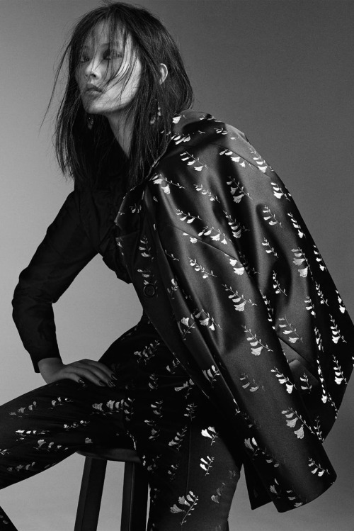 amy-ambrosio:Li Xiao Xing in “History glass” by Bjarne Jonasson for Elle Uk, March 2015.