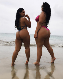 thiqdivazent:In heaven… Every woman has a big booty!!!