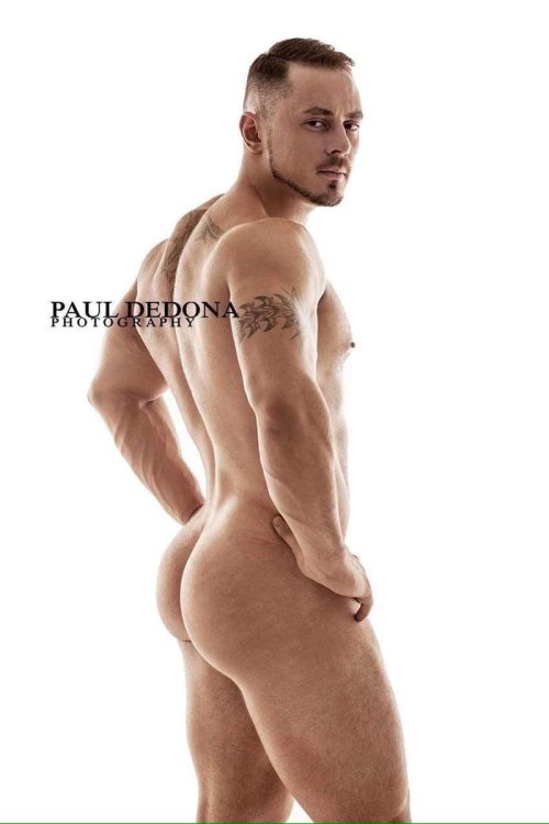amazingmalenudity:Marshall Arkley