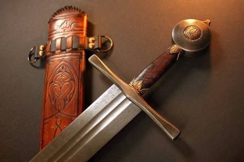 art-of-swords:Handmade Swords - Sword of the Seraphim SongMaker: David DelaGardelleThe sword of the 