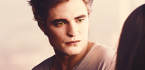 rbertpattinsn:  AU in which Bella is the vampire and Edward is the human. 