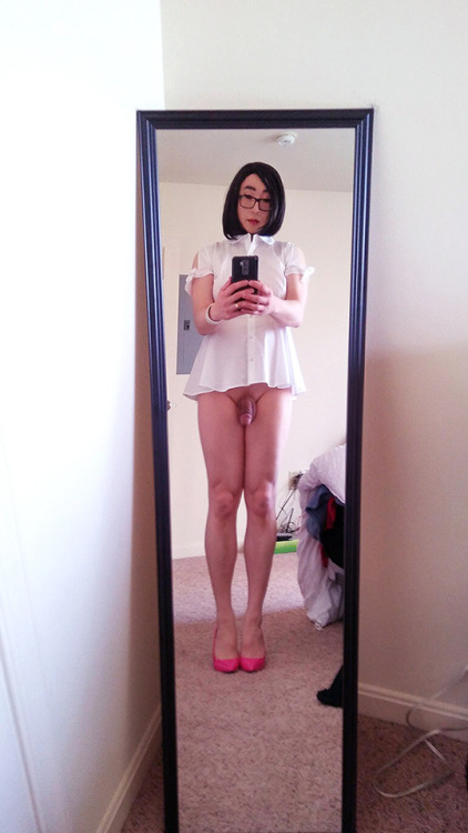 fuckpuppet4shemales:  ittakes2totangotrap:  Throwback Thursday - Anyone in need of a secretary?  Skirt and pantyhose optional ;3  Oh my goodness! I am loving the new hair. Of course I love the rest of the package as well. 