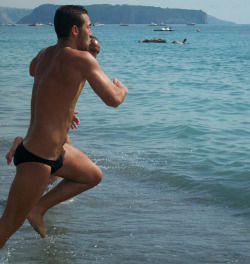 SKIMPY SPEEDO'S MALE ADDICTION