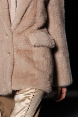 couture-heaux:Details at Alexander Wang Fall