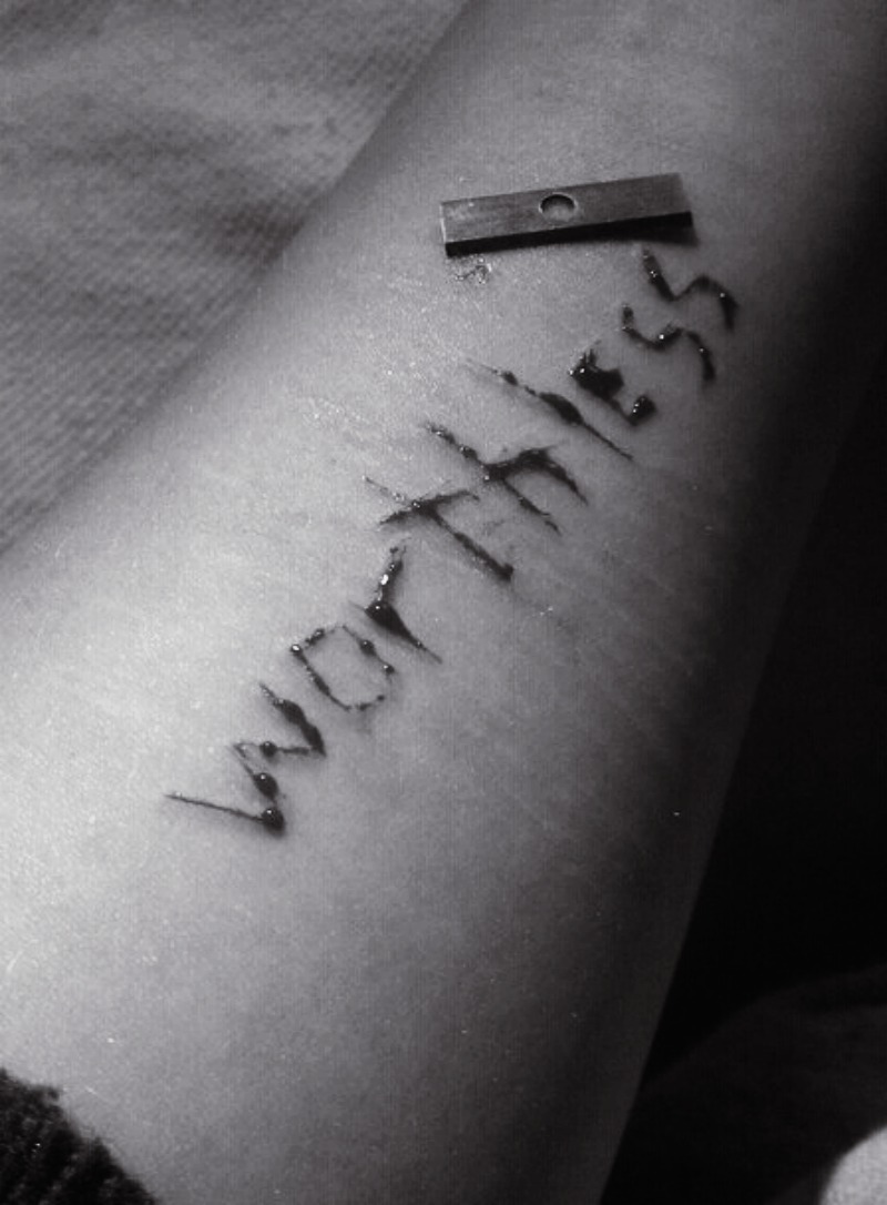 cortescadavezmaisfundos:  http://cortescadavezmaisfundos.tumblr.com/