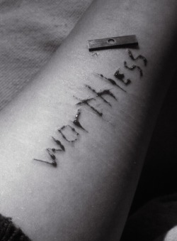 Cortescadavezmaisfundos:  Http://Cortescadavezmaisfundos.tumblr.com/