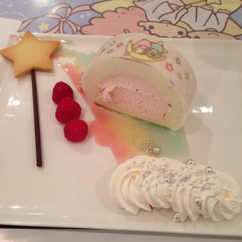 threemilk:キキララカフェ