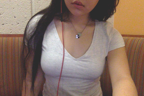 kittens-fantasy:  I want to take my topless Tuesday pictures at school
