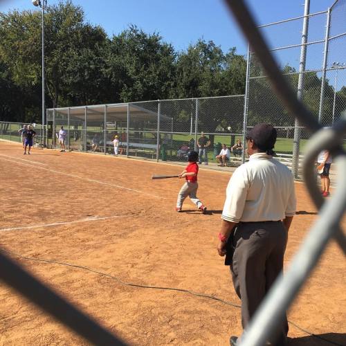 Woo! Nice hit #playball #baseball #baseballlife #doublehitter #baseball4life #swingbatterbatterbatte