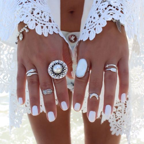 itsfashioonmakeup: ♡ COACHELLA TIPS, TRICKS &amp; OUTFIT IDEAS ♡ Itzelsgirl:I LOVE THIS!!!