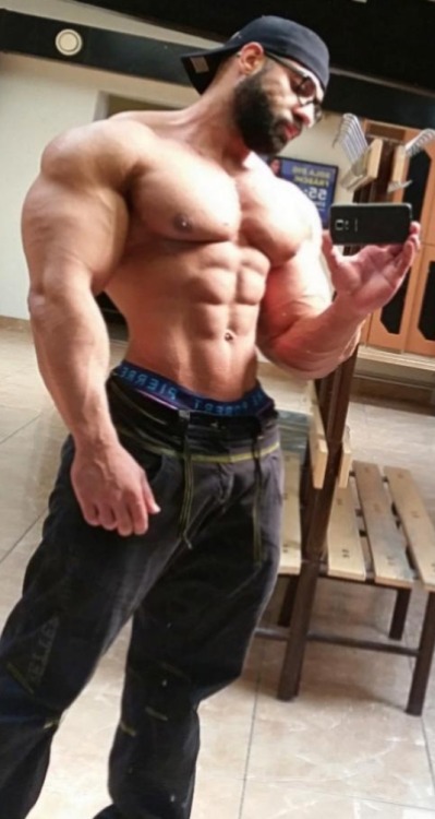 perfectmusclemen: hn6hus:Fadel Alkhamisi Please repost and follow: perfect musclemen.tumblr.