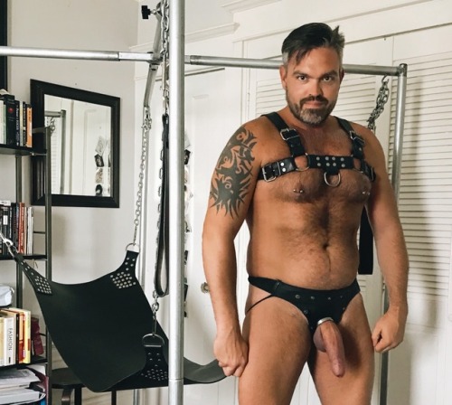 lancenavarro:  With all this rainy weather, the only thing I fell like wearing is leather.