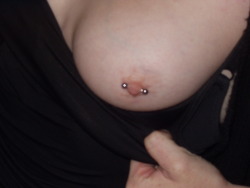 http://piercednipplegirls.com/