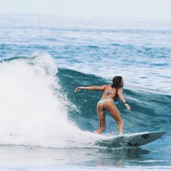 surfandbefree:  http://surfandbefree.tumblr.com Ivy Miller 