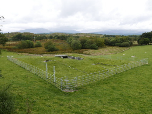 Capel Garmon Burial Chamber, near Betws y Coed, North Wales, 25.8.17. An extensive passage grave tha