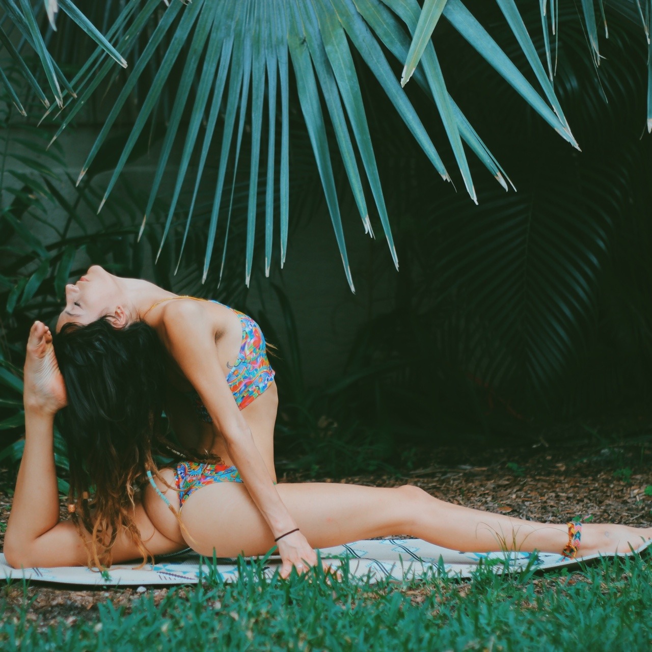 mydailyfitspiration:  siriamardev:  Been a while since I’ve posted sum yogaaa💗