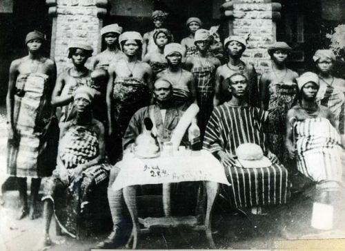 The Igbo people (English: /ˈiːboʊ/; also Ibo, formerly also Iboe, Ebo, Eboe, Eboans, Heebo; natively